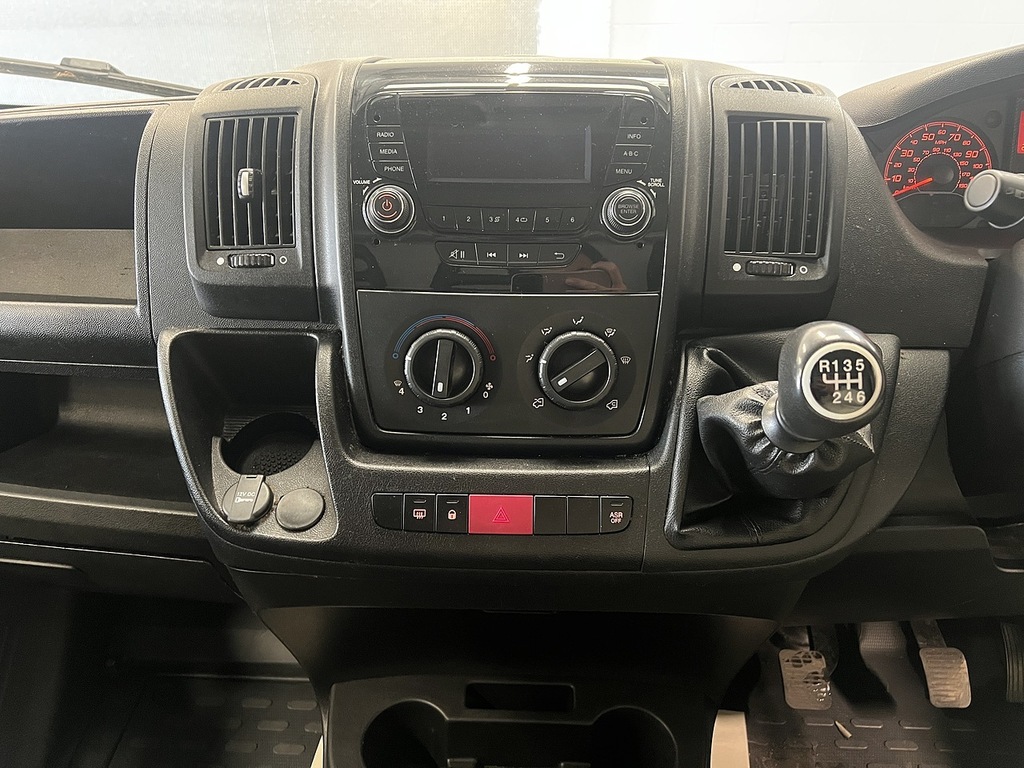Peugeot Boxer Panel Van 2.2 Bluehdi 335 Professional Panel V White #7