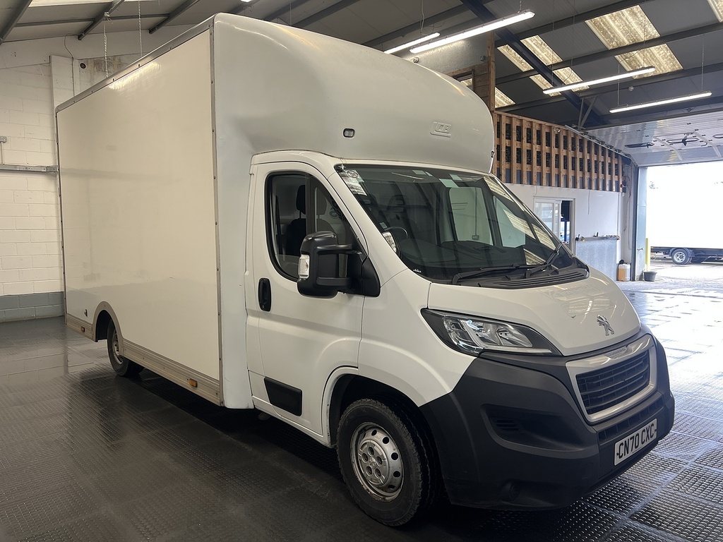 Peugeot Boxer 2.2 Bluehdi 335 Built For Business Low Loader Luto White #4