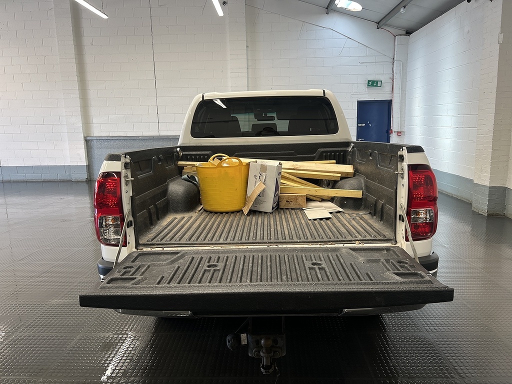 Toyota HILUX D-4d Icon White #5