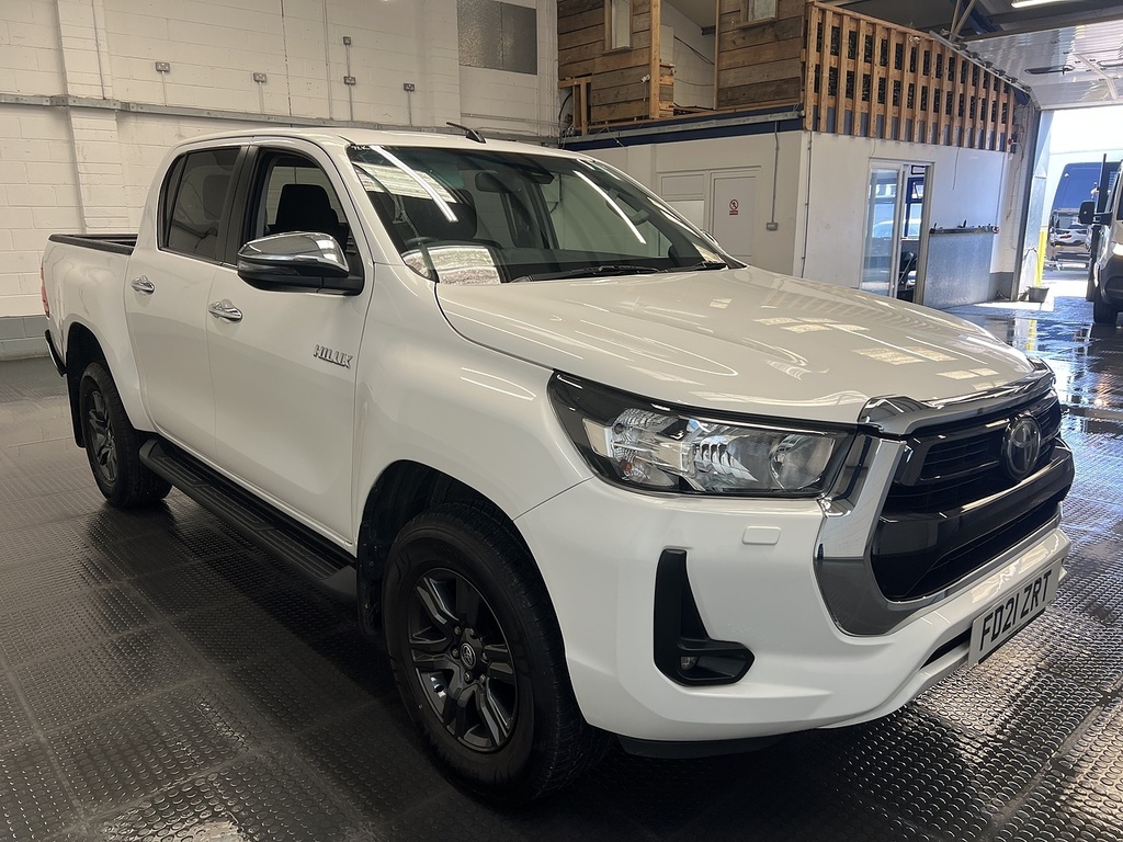Toyota HILUX D-4d Icon White #4