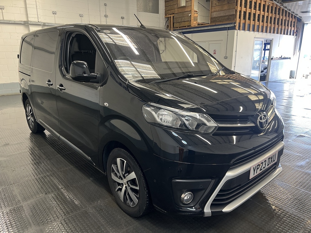 Toyota PROACE 2.0D Design Medium Panel Van 6Dr Mwb Black #4