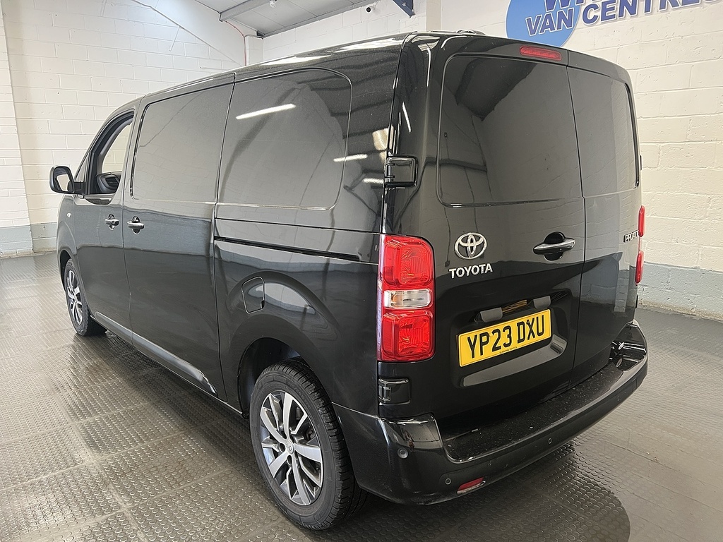 Toyota PROACE 2.0D Design Medium Panel Van 6Dr Mwb Black #2