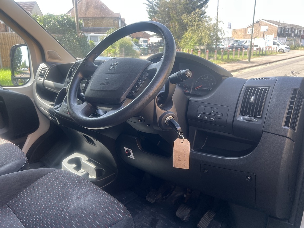 Peugeot Boxer Bluehdi 335 Built For Business White #3