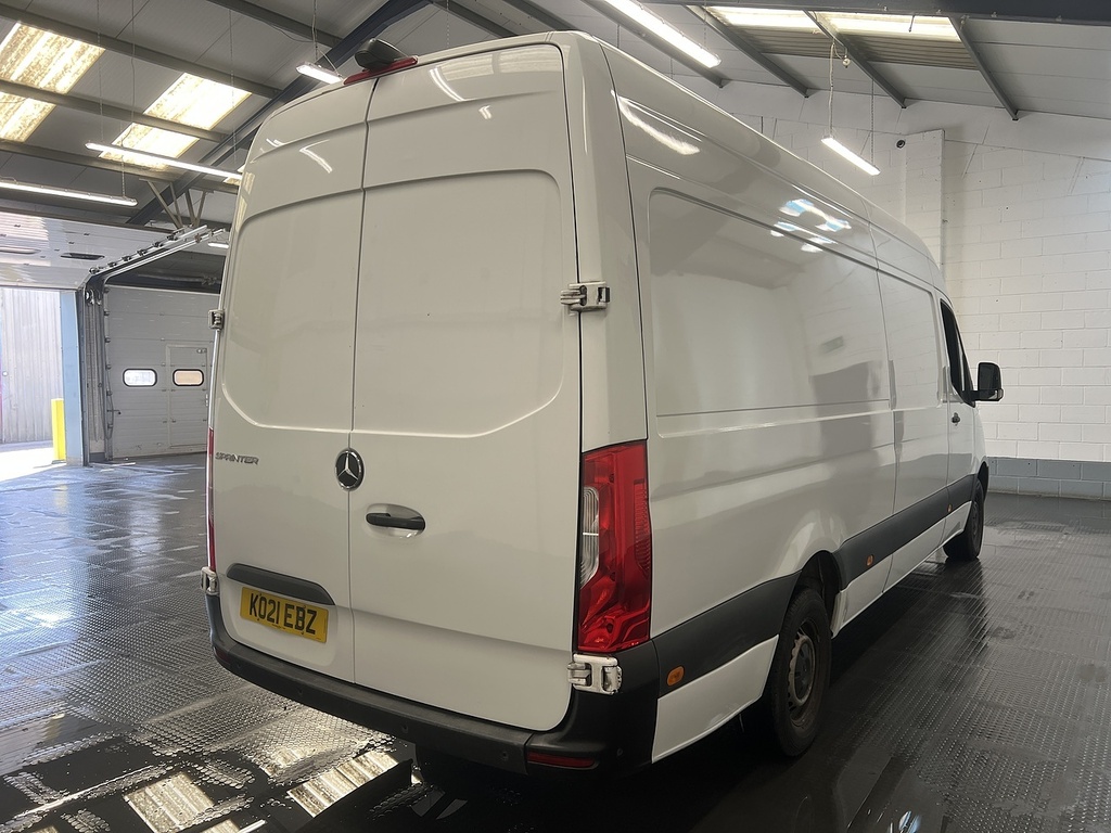 Mercedes-Benz Sprinter 2.0 315 Cdi Progressive Panel Van Manua White #3