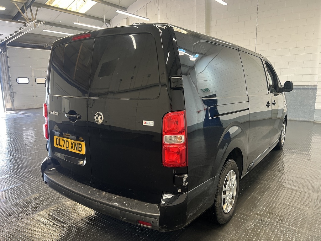 Vauxhall Vivaro 2.0 Turbo D 3100 Sportive Panel Van Man Black #3