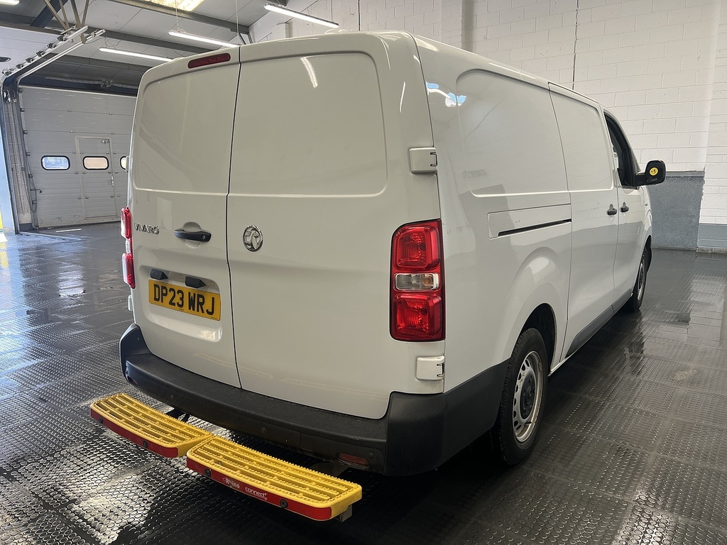 Vauxhall Vivaro 1.5 Turbo D 2900 Prime Panel Van 6Dr White #3