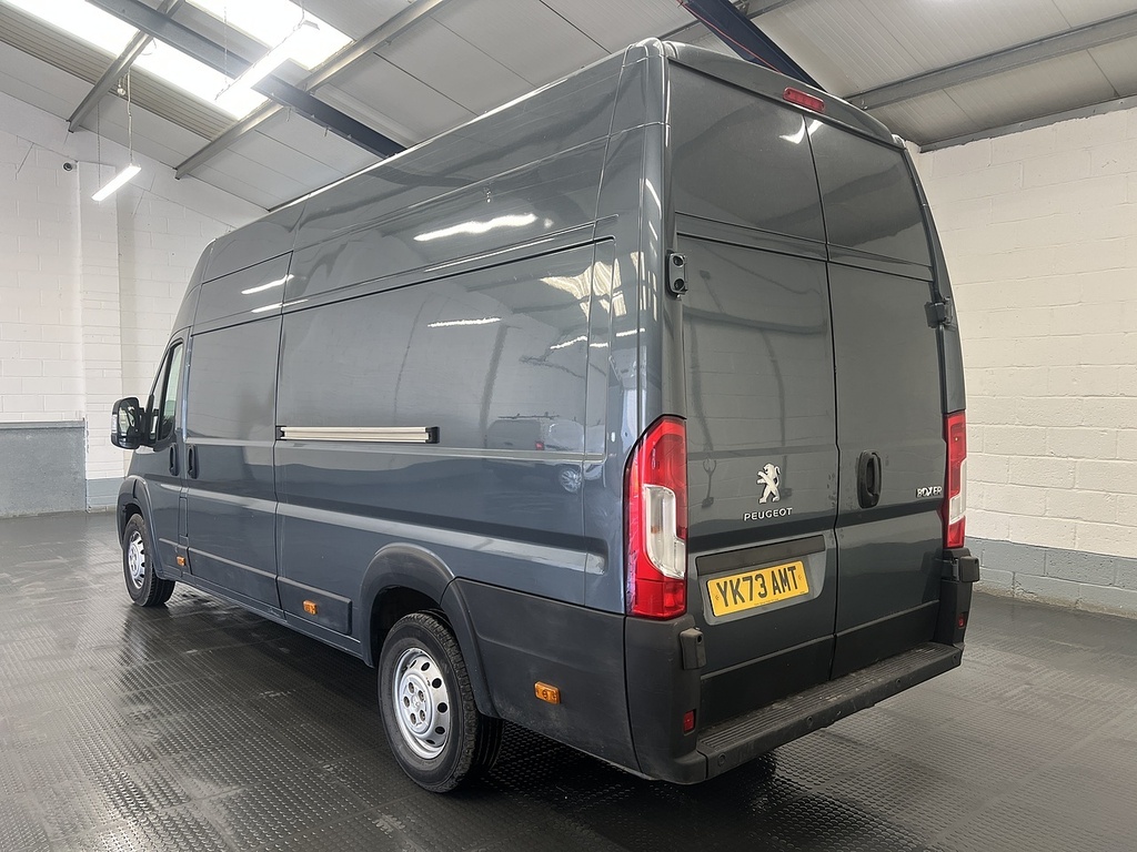 Peugeot Boxer 2.2 Bluehdi 435 Professional Premium Panel Van 5 Grey #2