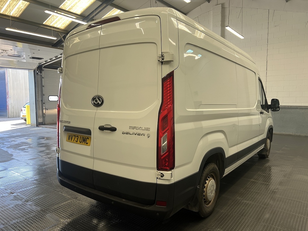 Maxus Deliver 9 D20 White #3