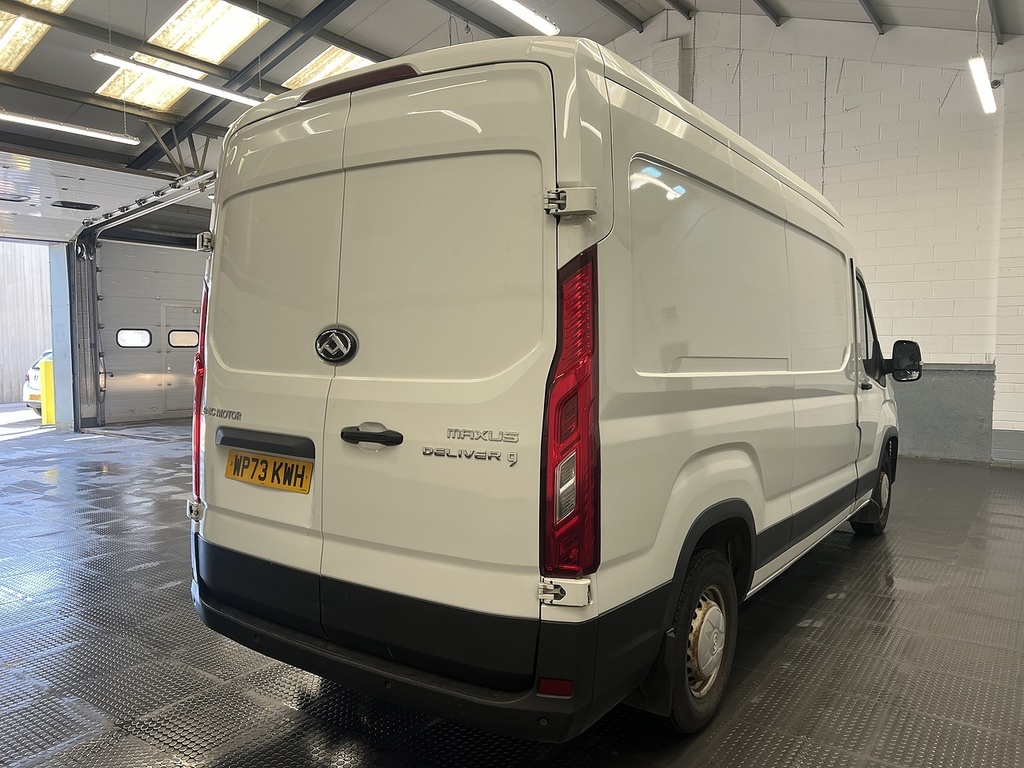 Maxus Deliver 9 D20 White #3