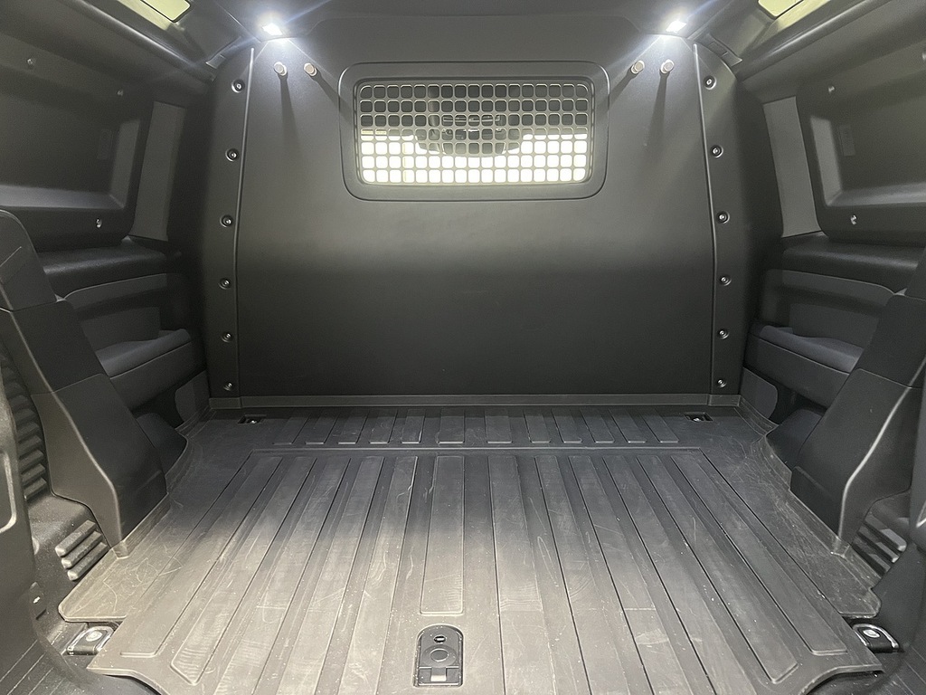 Land Rover Defender 90 3.0 D250 X-dynamic Se 90 Black #36