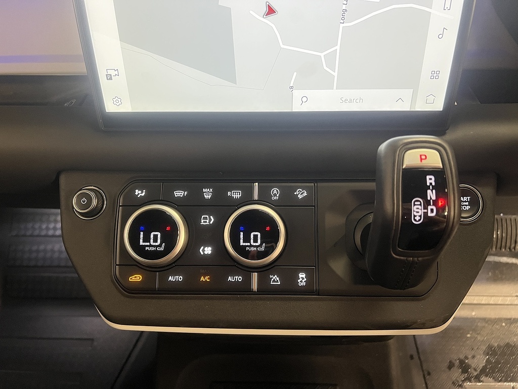Land Rover Defender 90 3.0 D250 X-dynamic Se 90 Black #26