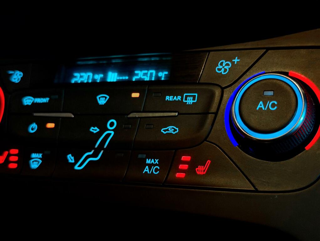 Ford Focus 1.0 Ecoboost 125 St-line 5Dr- Touch Screen, Start Grey #39