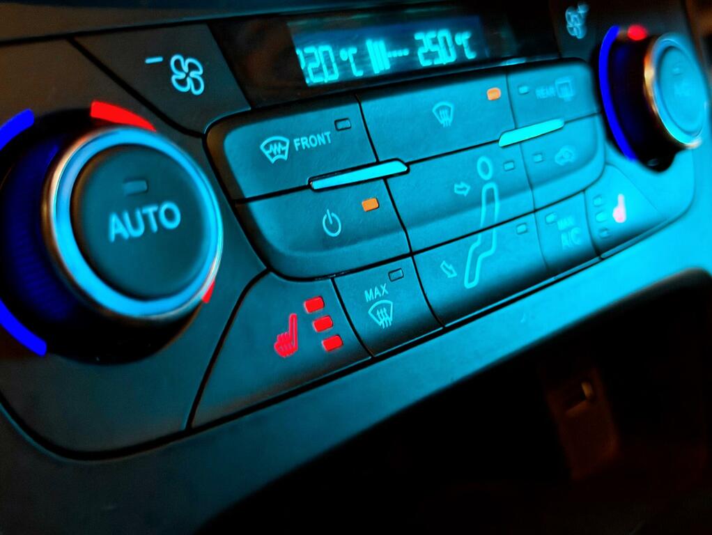 Ford Focus 1.0 Ecoboost 125 St-line 5Dr- Touch Screen, Start Grey #28