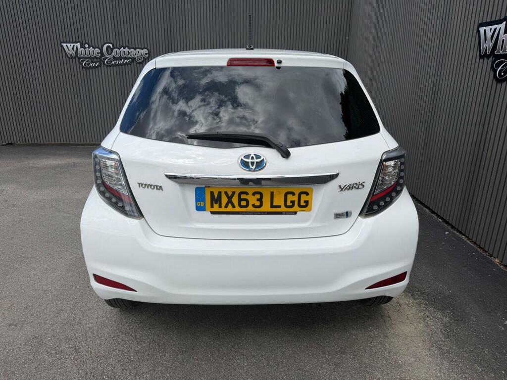 Toyota Yaris Hatchback Grey #26