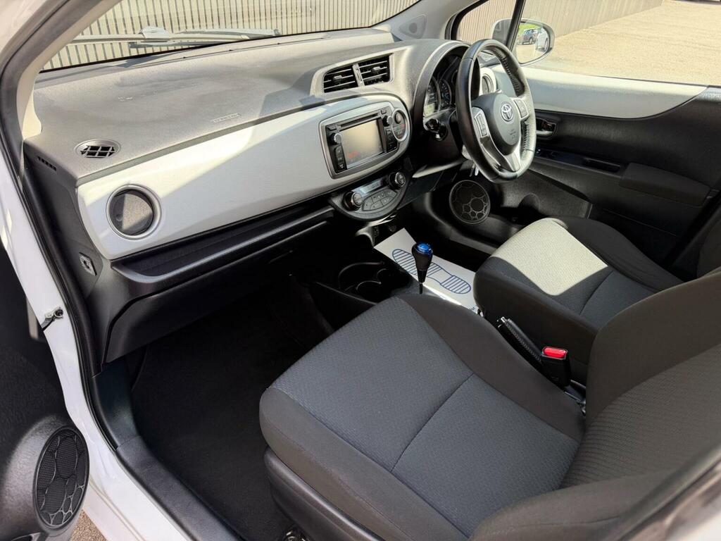 Toyota Yaris Hatchback Grey #13