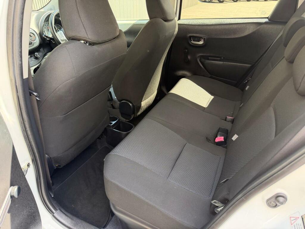 Toyota Yaris Hatchback Grey #32