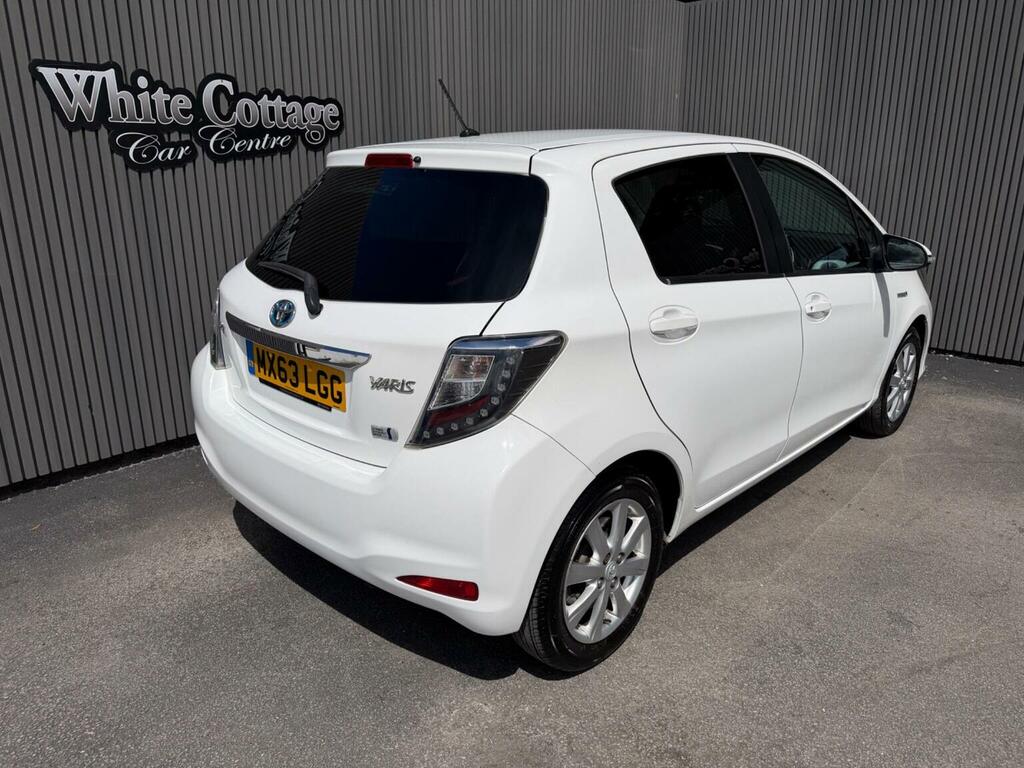 Toyota Yaris Hatchback Grey #22