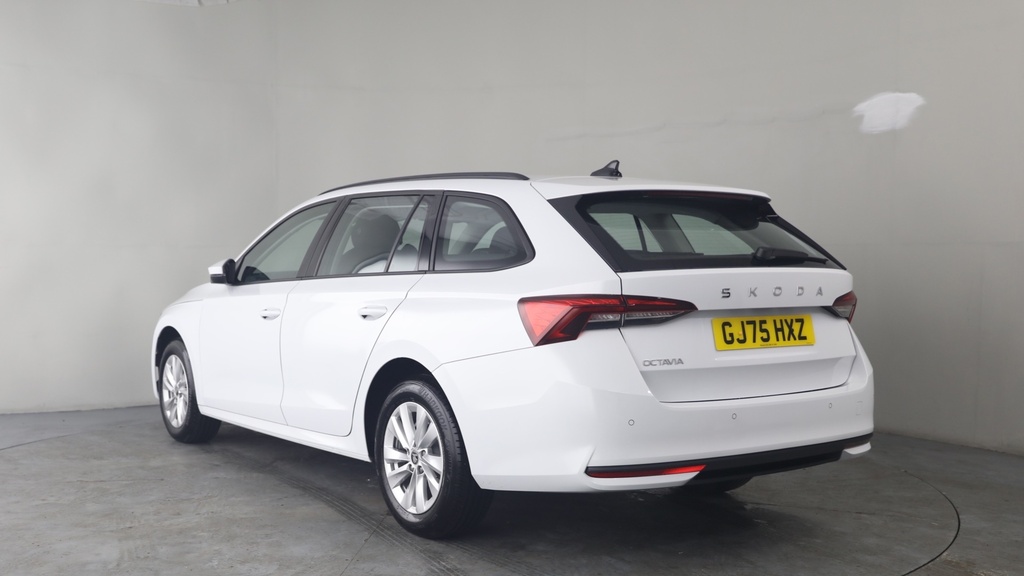 Skoda Octavia 1.5 Tsi Act Se Technology Estate White #3