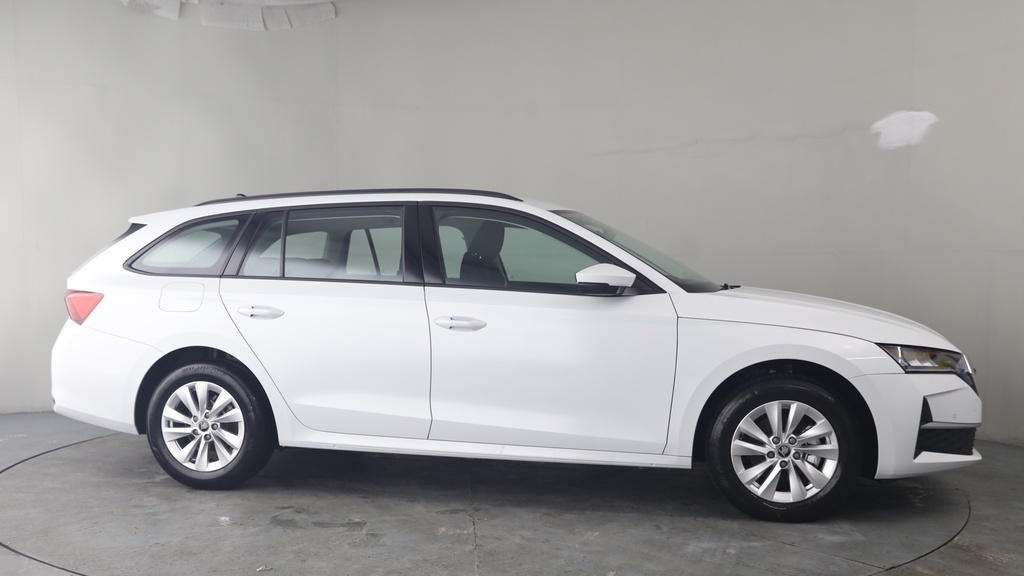 Skoda Octavia 1.5 Tsi Act Se Technology Estate White #4
