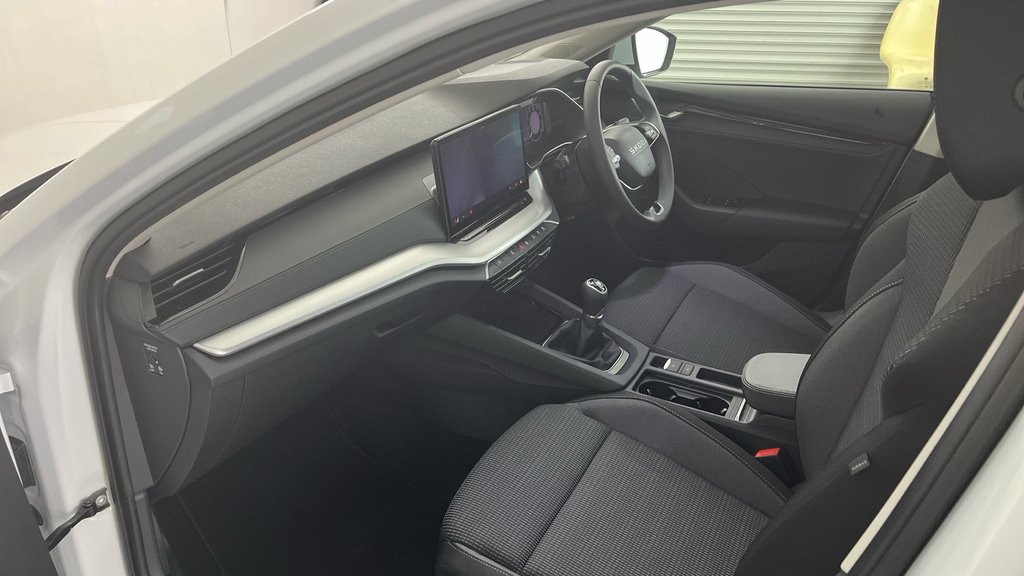 Skoda Octavia 1.5 Tsi Act Se Technology Estate White #2