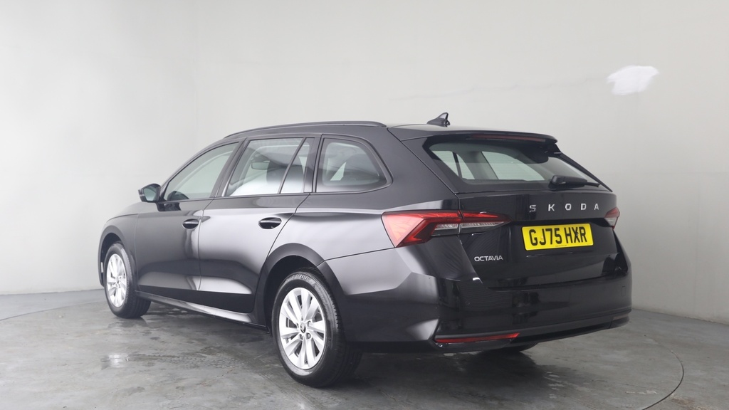 Skoda Octavia 1.5 Tsi Act Se Technology Estate Black #3