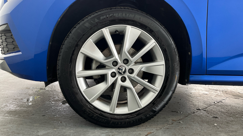 Skoda Kamiq 1.5 Tsi Act Se Suv Euro 6 Ss CE23KZG Blue #5