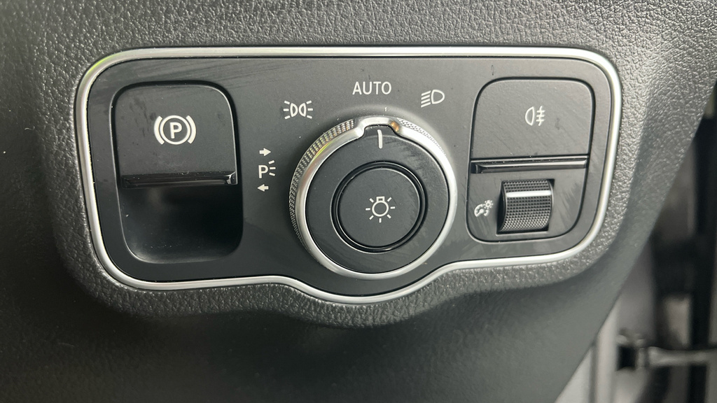 Mercedes-Benz EQA Sport Black #25