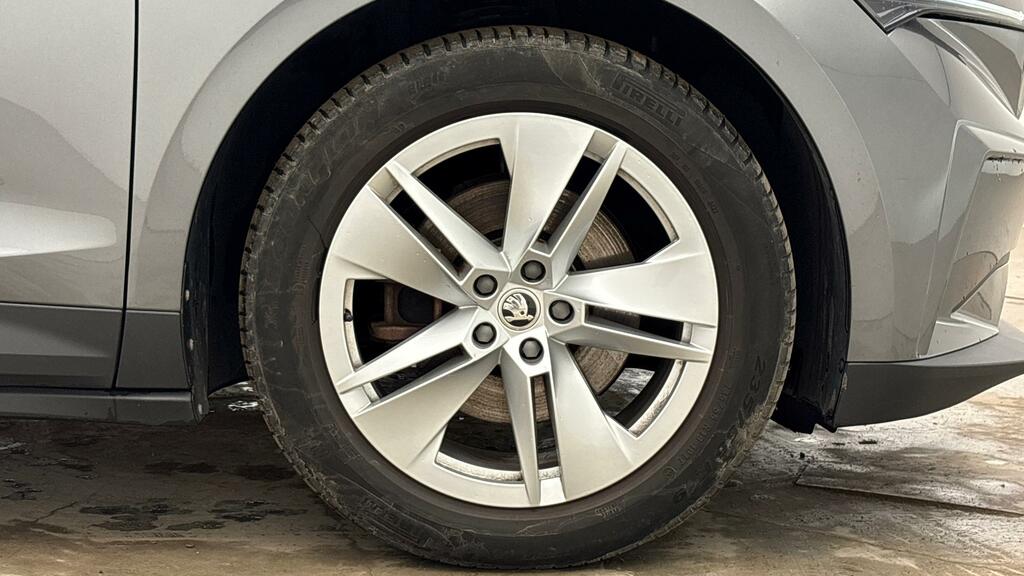 Skoda ENYAQ Iv 62Kwh 60 Suv Dc120kw 179 P Grey #5
