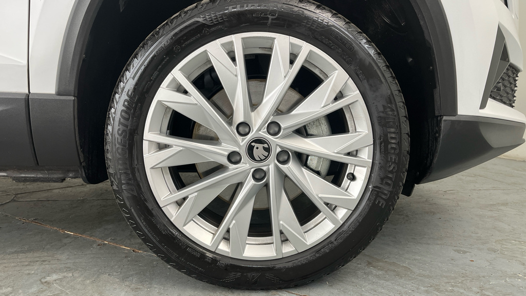 Skoda Karoq 1.5 Tsi Act Se L Edition Suv Dsg Euro 6 White #5