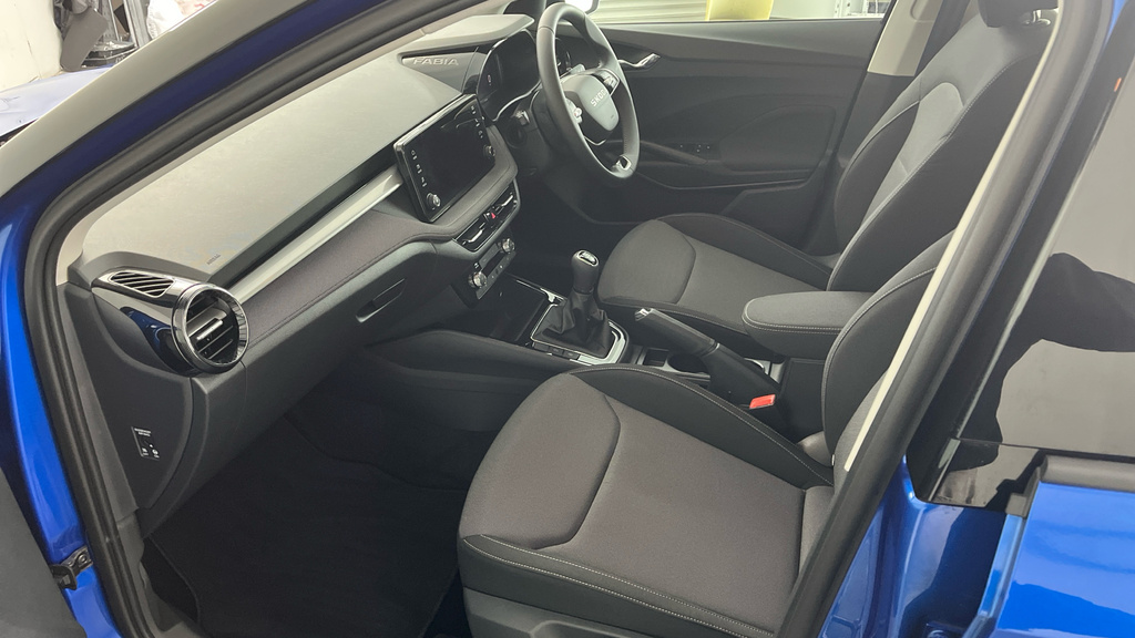 Skoda Fabia 1.0 Tsi Design Edition Hatchback Blue #2