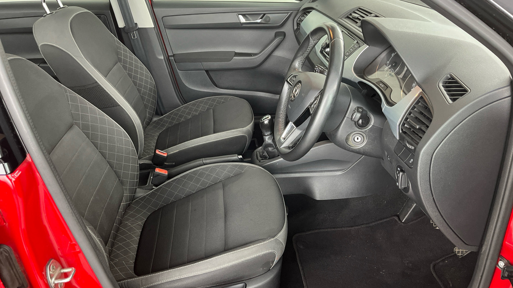 Skoda Fabia 1.0 Tsi 110 Se Dsg Silver #18