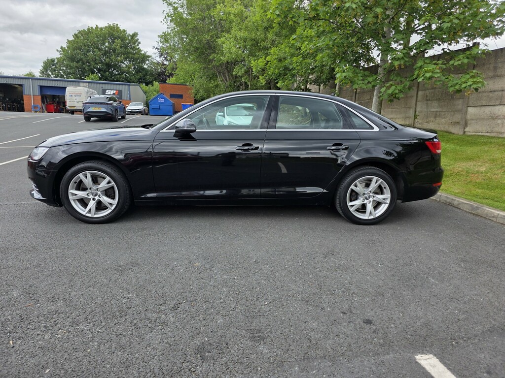 Audi A4 1.4 Tfsi Sport Black #4