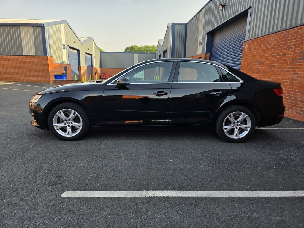 Audi A4 1.4 Tfsi Sport Black #4