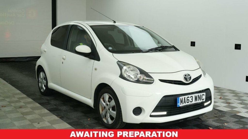 Toyota Aygo Hatchback White