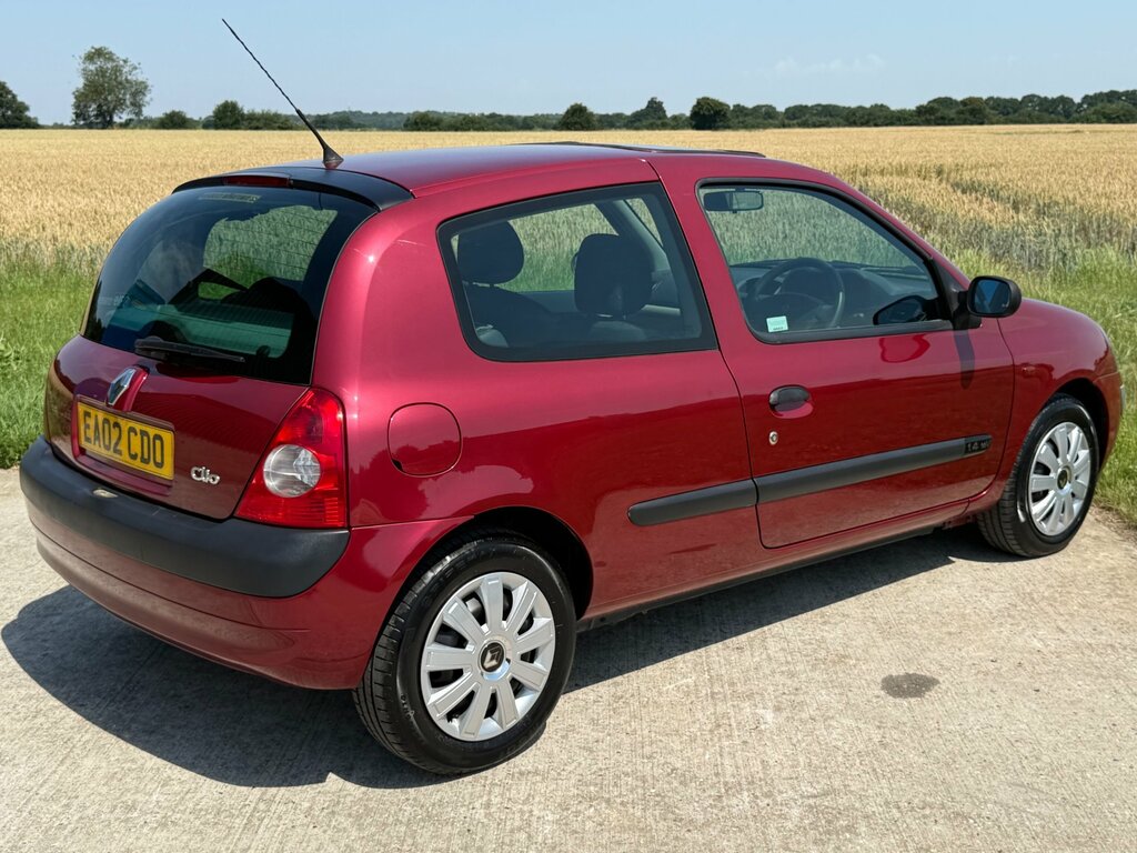 Renault Clio Initiale Grey #8