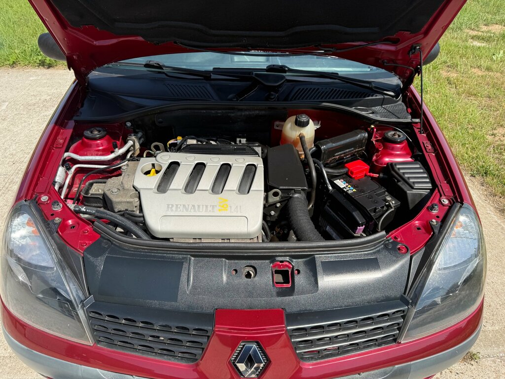 Renault Clio Initiale Grey #9