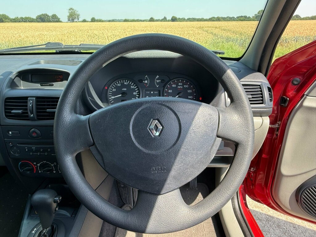 Renault Clio Initiale Grey #11