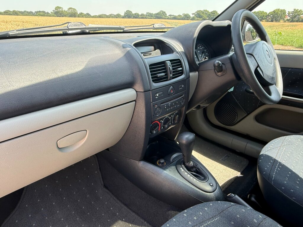 Renault Clio Initiale Grey #17