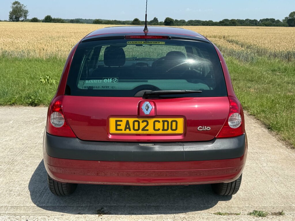 Renault Clio Initiale Grey #7