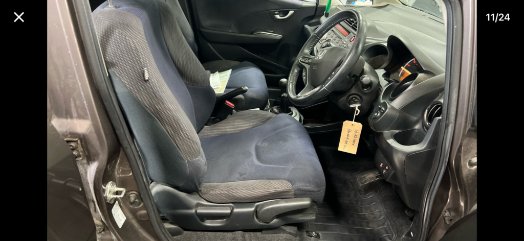 Honda Jazz Hatchback 1.4 I-vtec Es Plus 2014 Grey #2