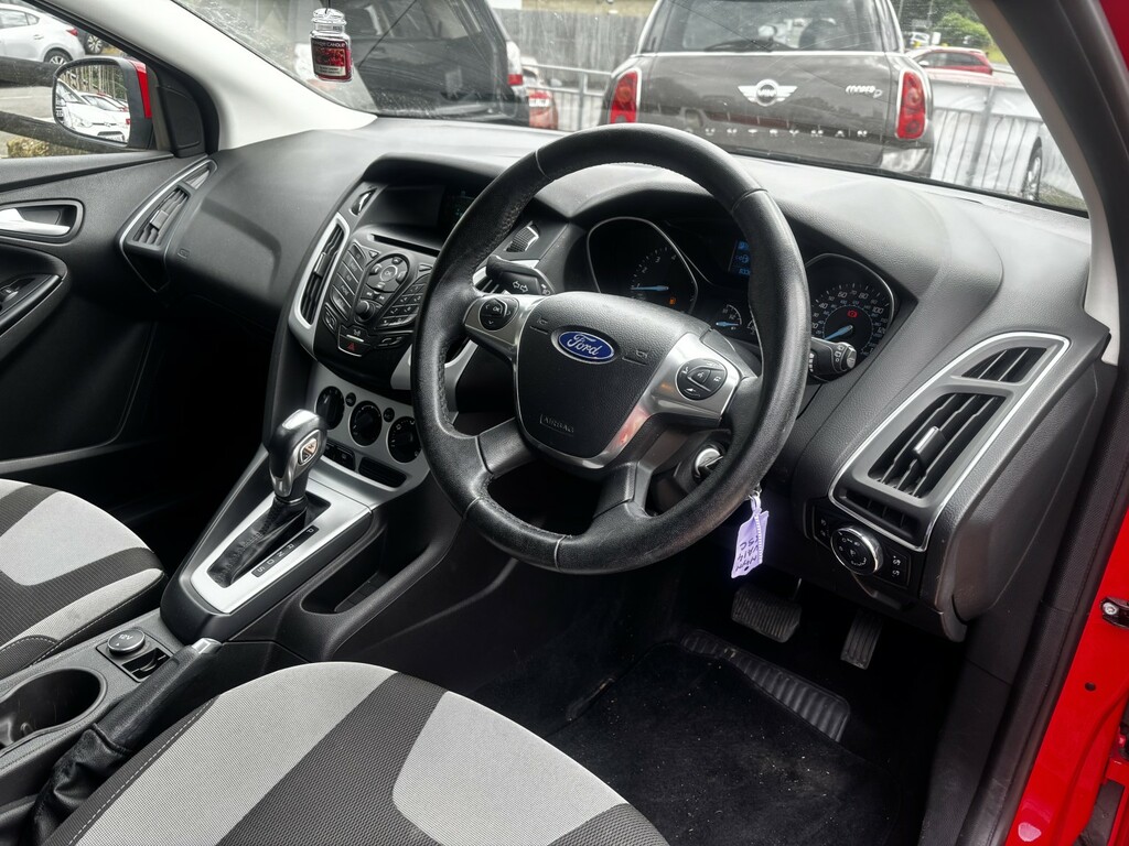 Ford Focus 1.6 Zetec Red #2