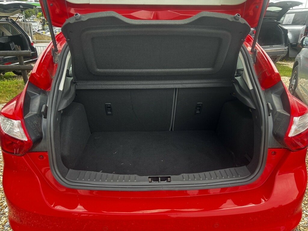 Ford Focus 1.6 Zetec Red #3