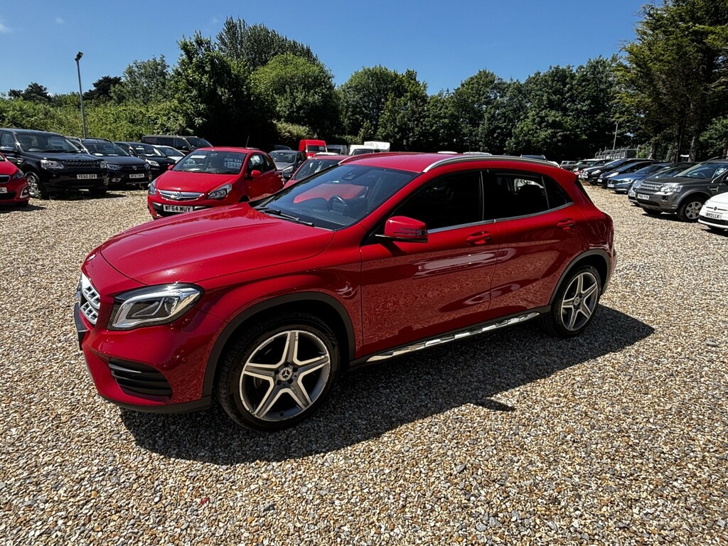 Mercedes-Benz GLA Class 2.1 Gla200d Amg Line Red