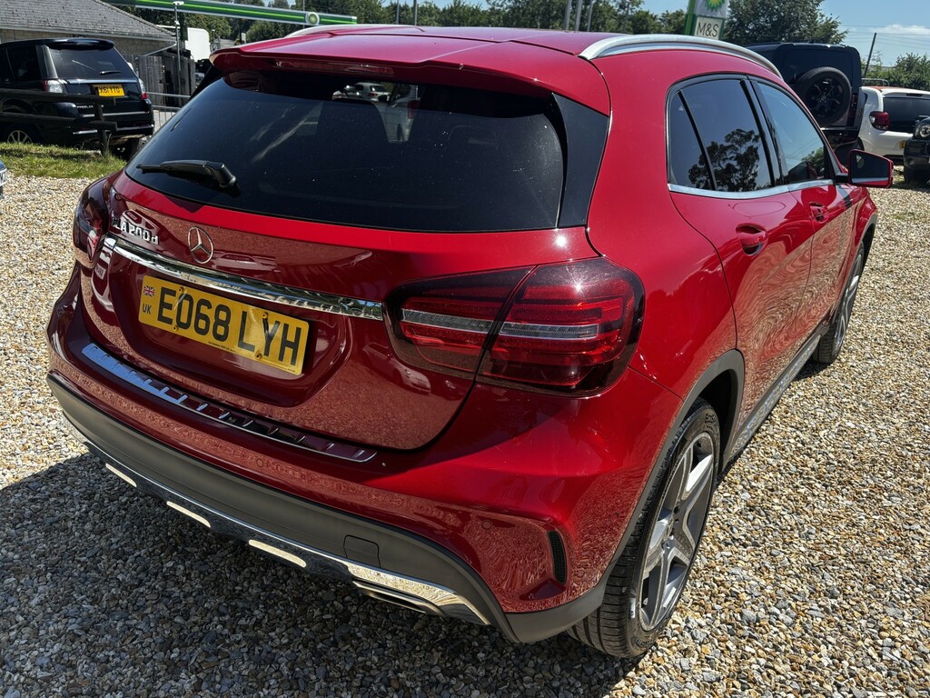 Mercedes-Benz GLA Class 2.1 Gla200d Amg Line Red #4