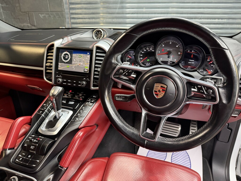 Porsche Cayenne 4.2 Td V8 S White #5