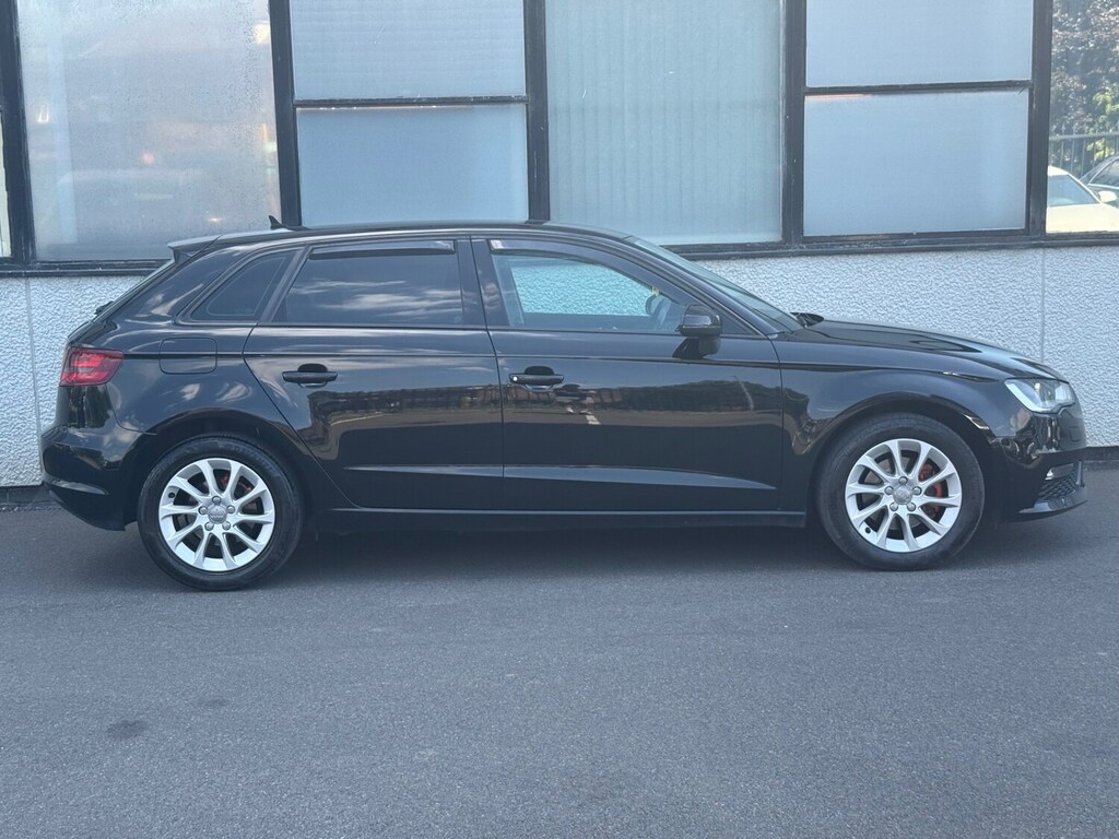 Audi A3 1.6 Tdi Se Black #6