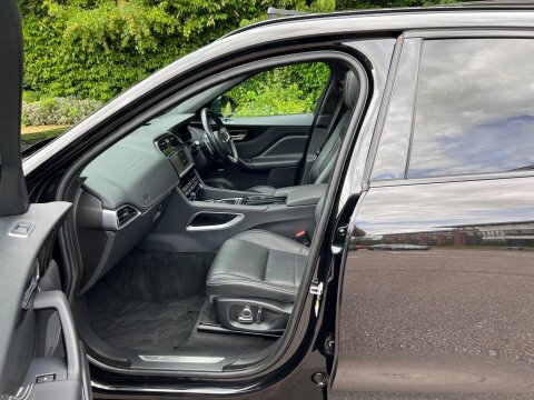 Jaguar F-Pace 2.0 I4 240Ps R-sport Awd Red #87