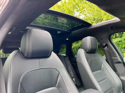 Jaguar F-Pace 2019 69 2.0 Black #4