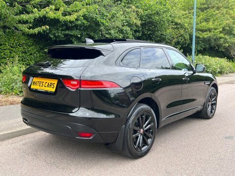 Jaguar F-Pace 2019 69 2.0 Black #3