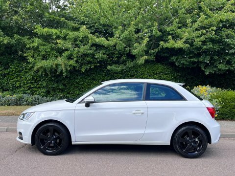 Audi A1 1.6 Tdi Black Edition White #6